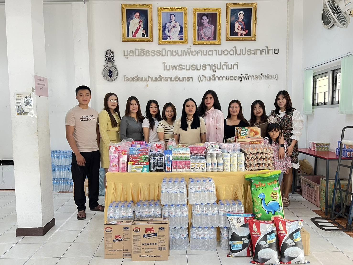 ขอขอบคุณผู้ใหญ่ใจดี  ผู้มีจิตศรัทธา ที่ให้ความอนุเคราะห์ เข้ามาเยี่ยม มาแบ่งปัน พลังแห่งความมีน้ำใจในการแบ่งปัน